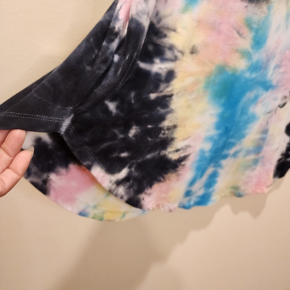 TORRID Tie Dye V Neck Tunic Tee short Sleeves T-Shirt size 1 - Picture 12 of 14